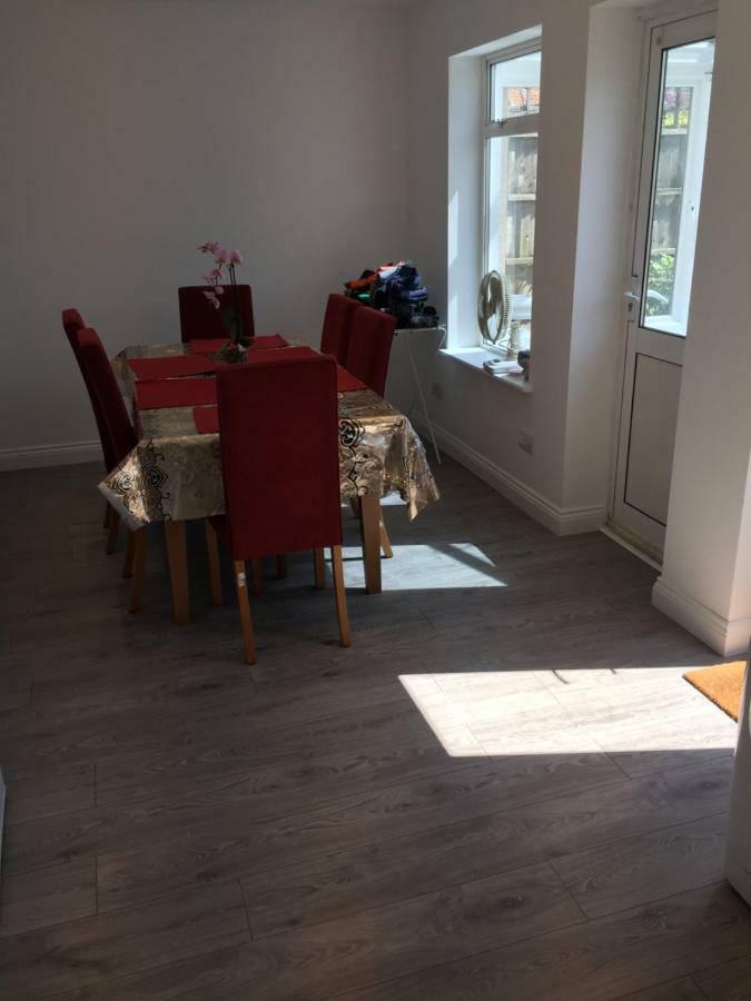 Rushden Vacation Home Хендън Екстериор снимка